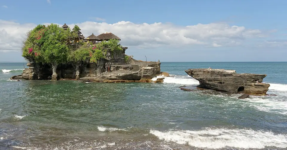 The sea temple Pura Tanah Lot in Bali, Indonesia